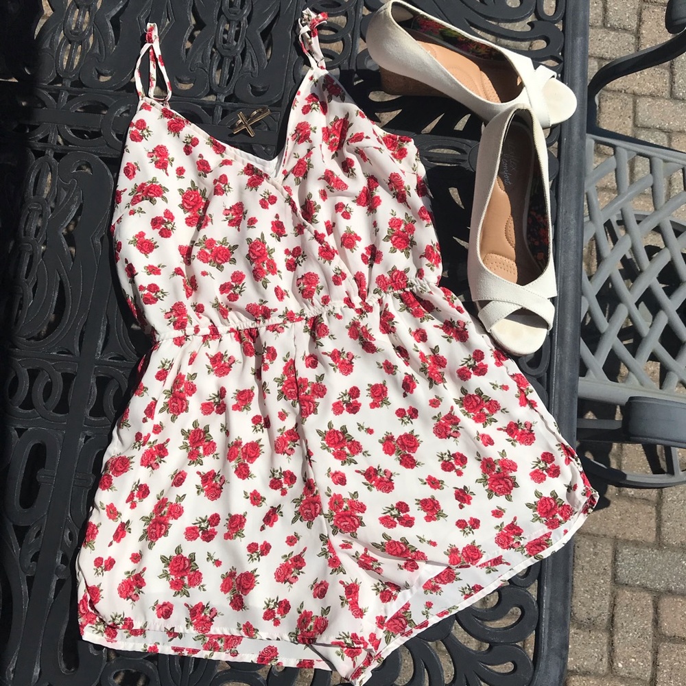 Floral rose v neck romper